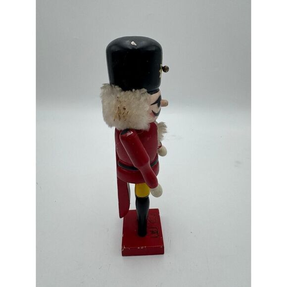 Traditional Wooden Nutcracker Figurine-Soldier‎ - Picture 2 of 7